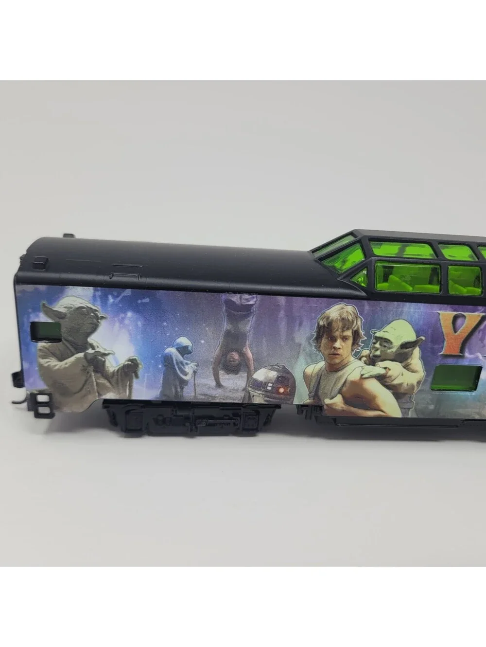 Hawthorne Village Star Wars Master Yoda Vista Dome Passenger Train Car HO Scale